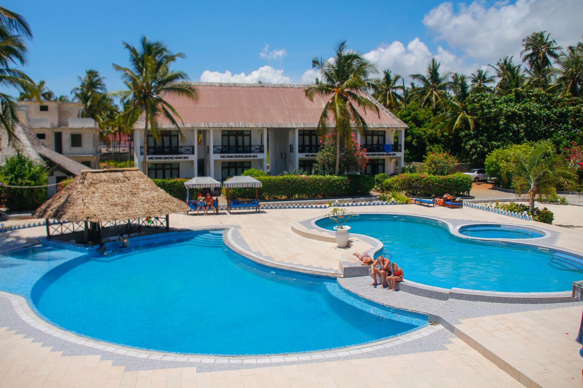 African Sun Sand Sea Beach Resort & Spa Bwejuu Dış mekan fotoğraf